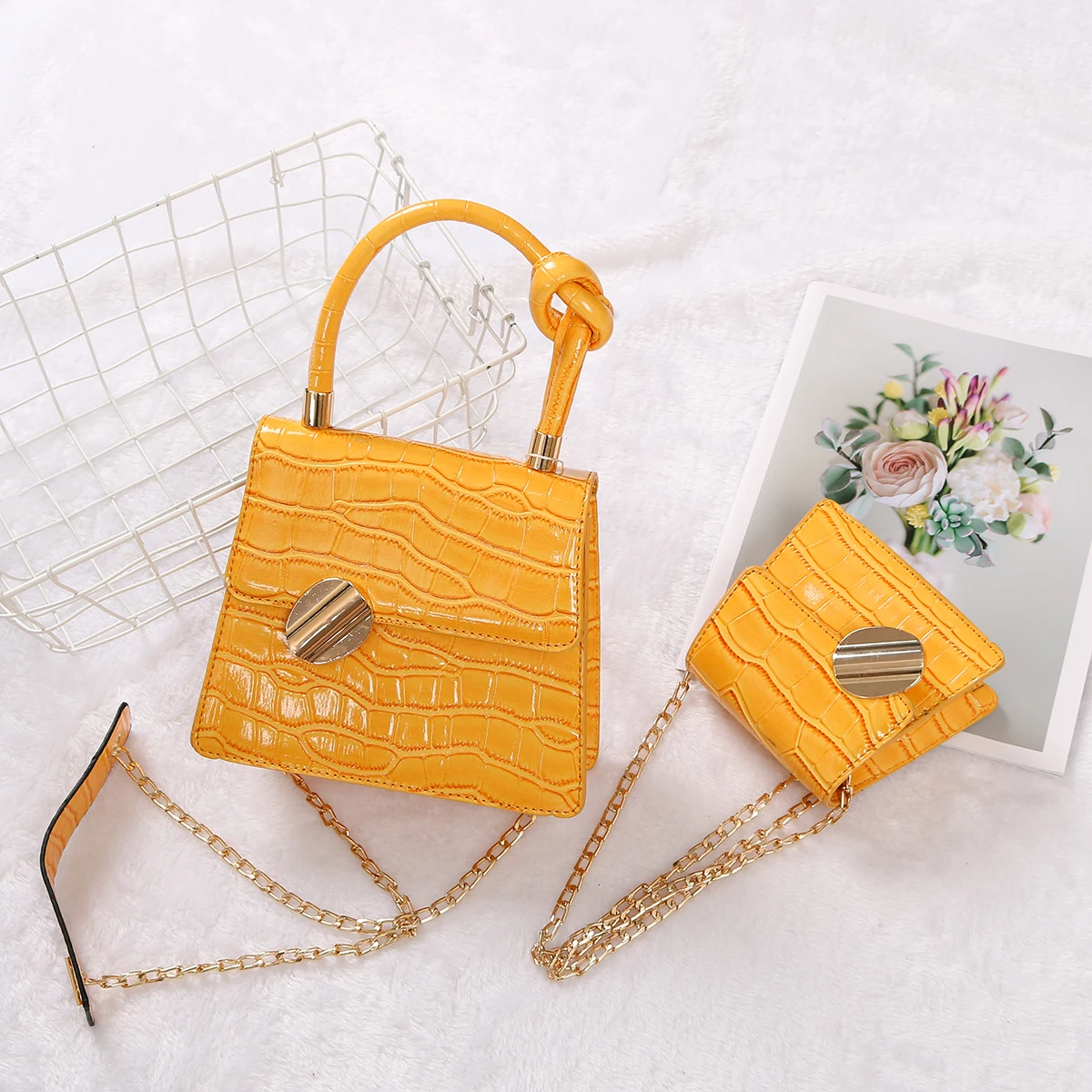 6030-1 new arrived good quality pu leather 2 in 1 shoulder handbags set for women, Black/pink/brown/golden/red/silver/
6030-1 new arrived good quality pu leather 2 in 1 shoulder handbags set for women, Black/pink/brown/golden/red/silver/