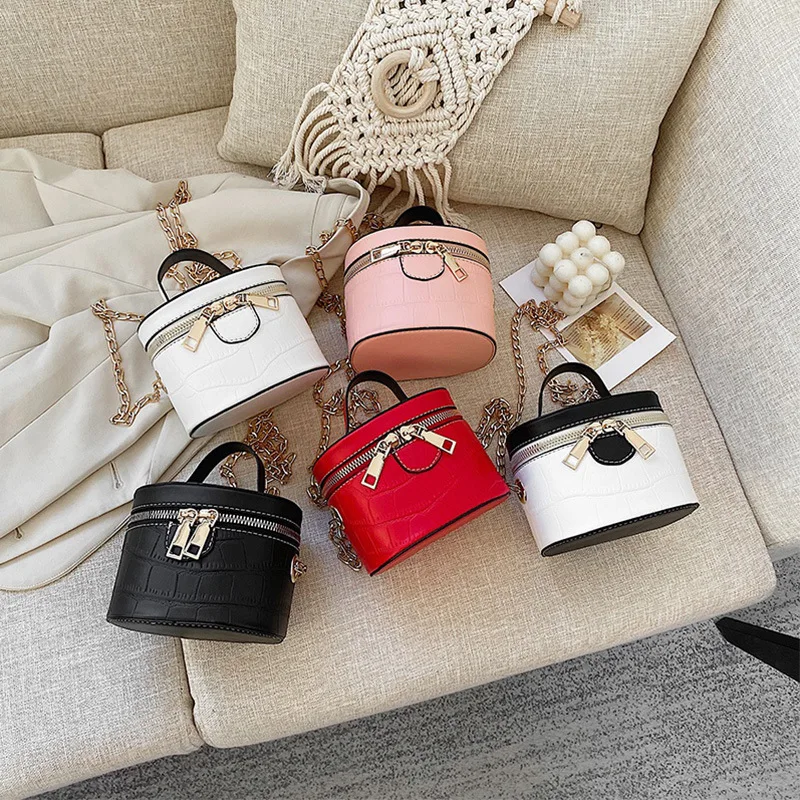 women hand bags 2021 fashion bags hand bags women pu purse, Black,white,red,golden,pink,green
women hand bags 2021 fashion bags hand bags women pu purse, Black,white,red,golden,pink,green