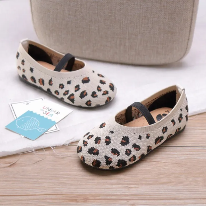 Princess shoes summer new lightweight soft-soled children's shoes, White,black
Princess shoes summer new lightweight soft-soled children's shoes, White,black