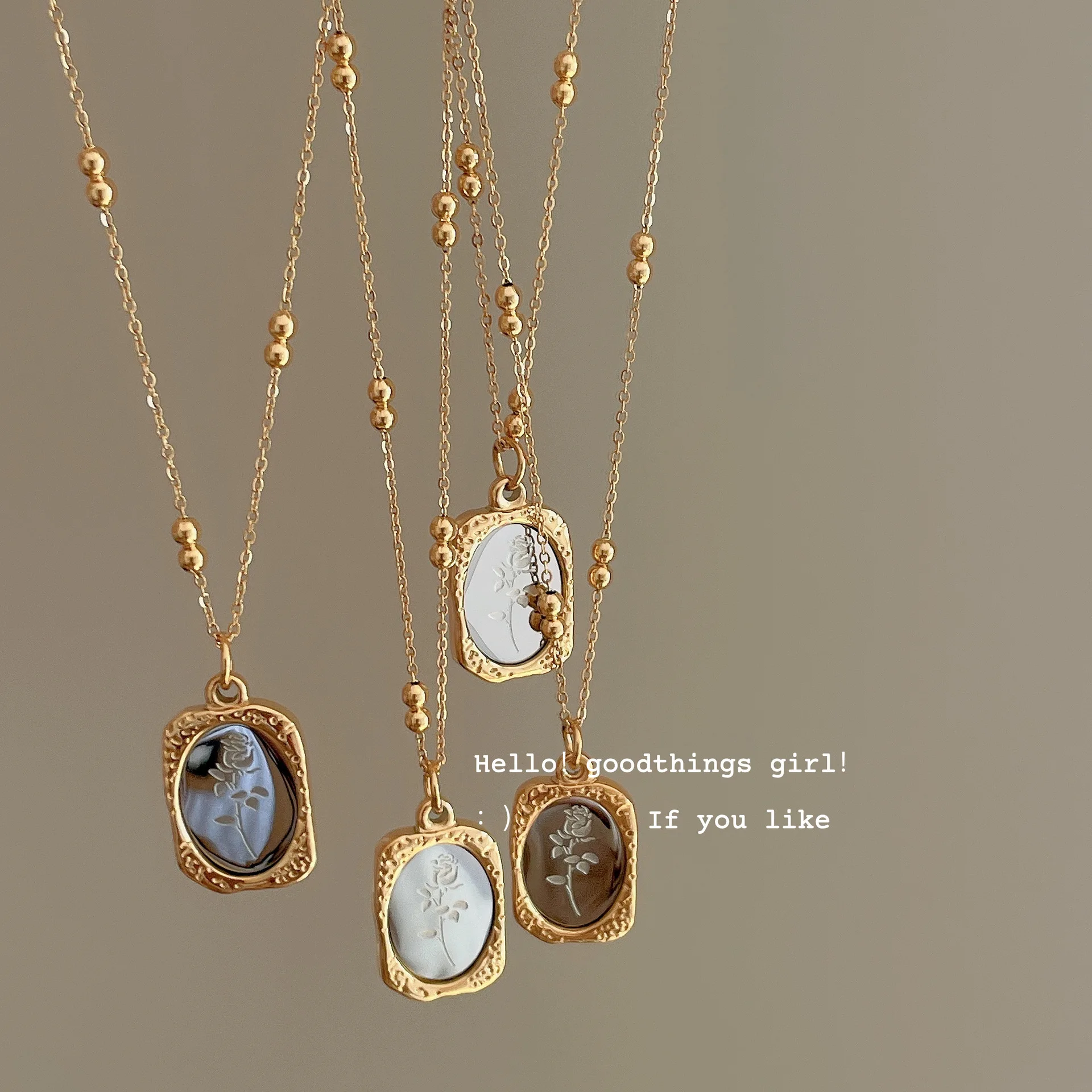 DAIHE New 18K Gold Plated Floral Bead Chain Necklace Stainless Steel Square Rose Flower Pendant Necklace Women Jewelry
DAIHE New 18K Gold Plated Floral Bead Chain Necklace Stainless Steel Square Rose Flower Pendant Necklace Women Jewelry