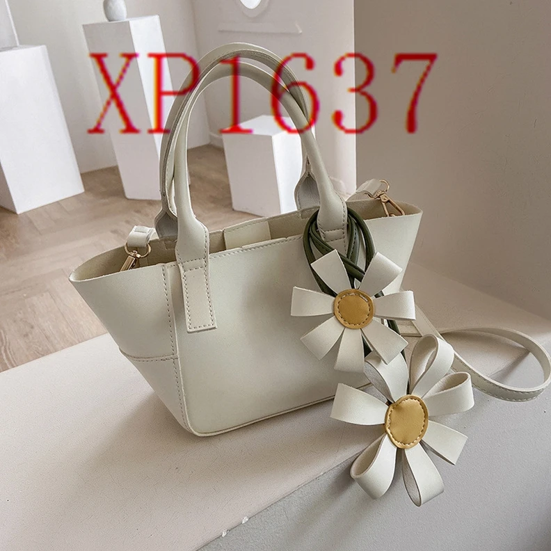 XP1637 New Korean style bucket bag Western style match flower shoulder Messenger bag handbag
XP1637 New Korean style bucket bag Western style match flower shoulder Messenger bag handbag
