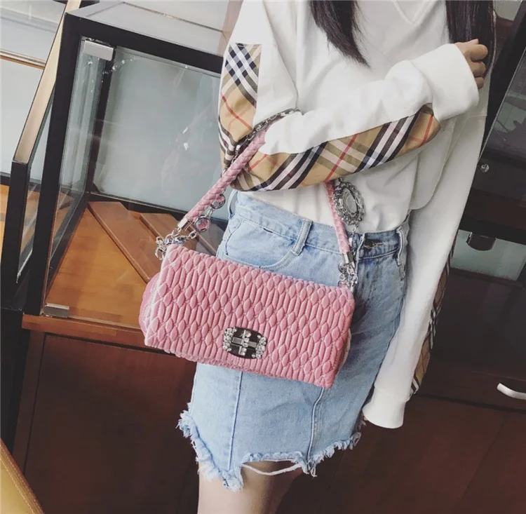 Luxury PU Leather Beautiful Diamond Lock 3Chains &shoulder Strap Designer Messenger lady Bags, Pink, black,red
Luxury PU Leather Beautiful Diamond Lock 3Chains &shoulder Strap Designer Messenger lady Bags, Pink, black,red