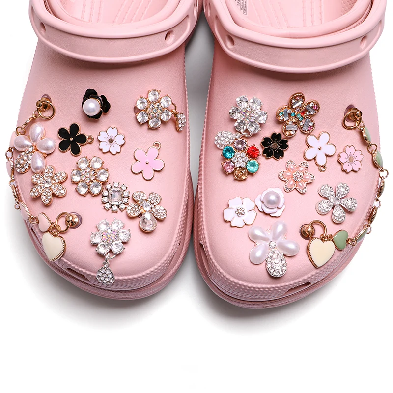 New Golden Fashion Love Shoe Accessories Key Chain Metal Designer For Decorations Charms Shoes Charm
New Golden Fashion Love Shoe Accessories Key Chain Metal Designer For Decorations Charms Shoes Charm
