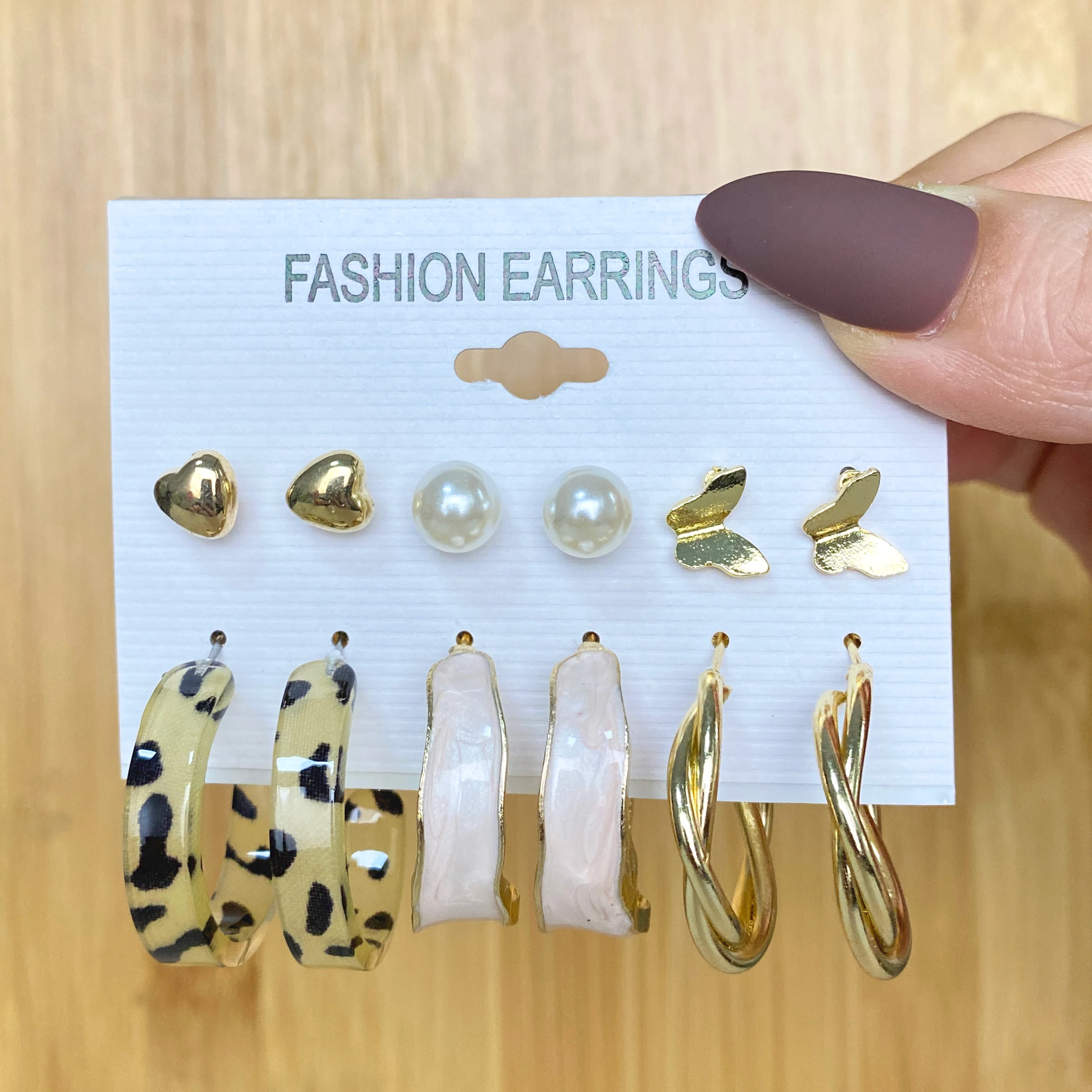 New Wholesale Fashion Jewelry Bohemian Style Leopard drop Stud Earring Set Alloy Pearl Large hoop Earrings Set
New Wholesale Fashion Jewelry Bohemian Style Leopard drop Stud Earring Set Alloy Pearl Large hoop Earrings Set