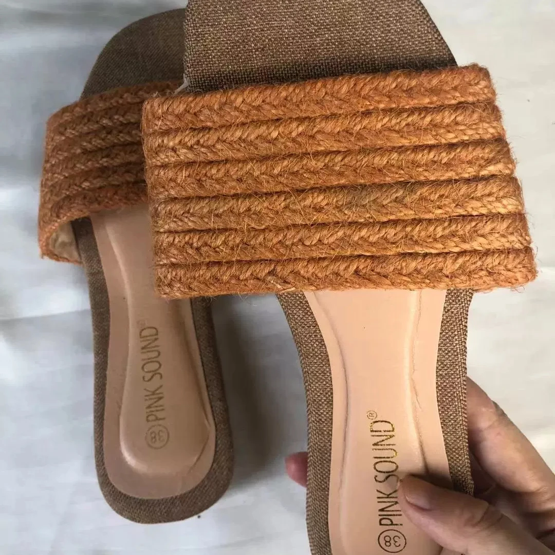 J&H fashion straw slippers Japanese clog shoes 2022 new arrivals outdoor flat sandals, 2 colors as picture
J&H fashion straw slippers Japanese clog shoes 2022 new arrivals outdoor flat sandals, 2 colors as picture