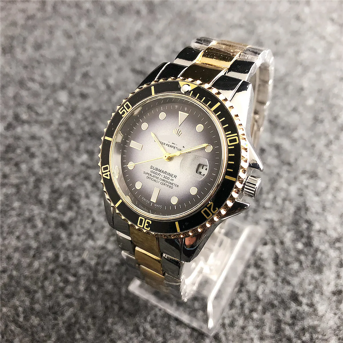 luxurious gold watches for men watch for boys classic design wristwatch sport unisex best quality with best price
luxurious gold watches for men watch for boys classic design wristwatch sport unisex best quality with best price