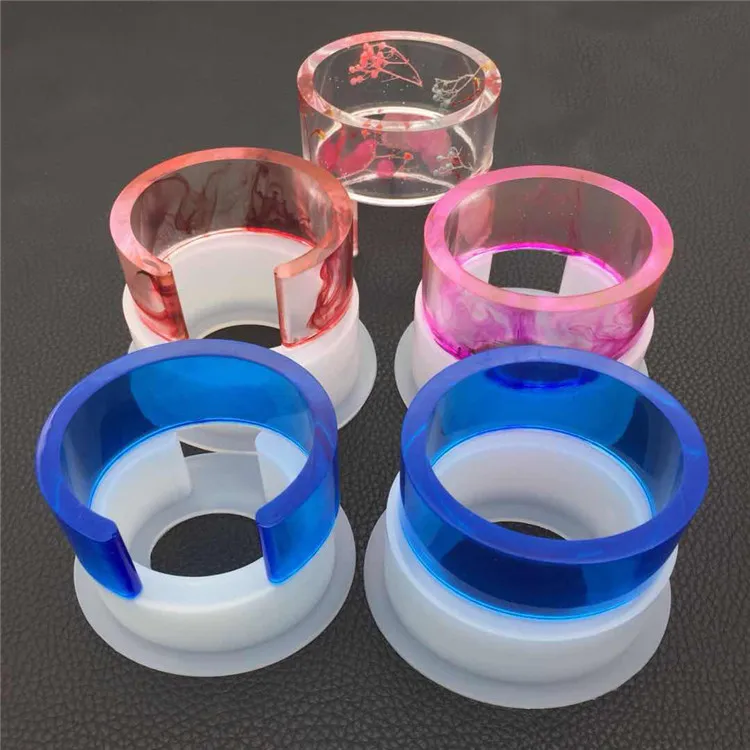 Semi-open armband round C shaped Silicone Bracelet Mold for DIY Jewelry craft making, Random
Semi-open armband round C shaped Silicone Bracelet Mold for DIY Jewelry craft making, Random
