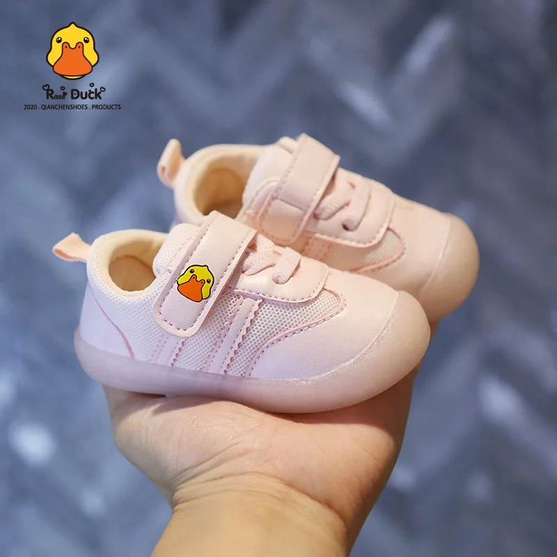 2020 factory sale fashion design anti slip breathable upper slip on toddler boys and girls kids sport outdoor prewalk baby shoes
2020 factory sale fashion design anti slip breathable upper slip on toddler boys and girls kids sport outdoor prewalk baby shoes