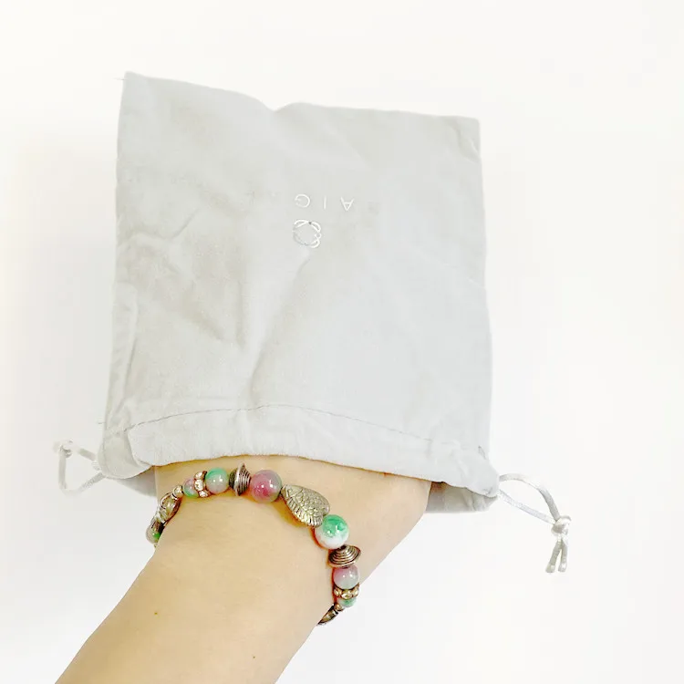 Wholesale Custom Logo Gray Velvet Bag With Satin Lining For Jewelry Packaging, Cmyk+pantone
Wholesale Custom Logo Gray Velvet Bag With Satin Lining For Jewelry Packaging, Cmyk+pantone