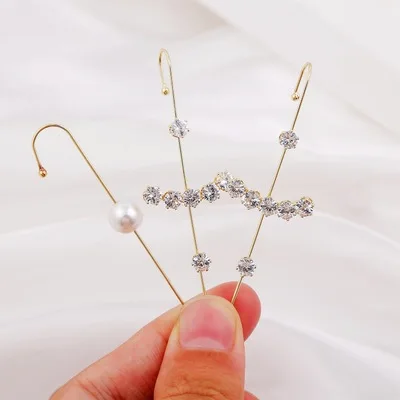 2020 New designer cool zircon earrings piercings surround contour bone clamps earrings, As pic
2020 New designer cool zircon earrings piercings surround contour bone clamps earrings, As pic
