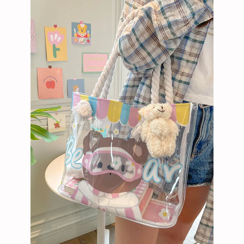 2021 Wholesale Waterproof Beach Clear Shoulder Shopping Bags Transparent PVC Handbag Cute Cartoon Messenger Tote Bag For Girls
2021 Wholesale Waterproof Beach Clear Shoulder Shopping Bags Transparent PVC Handbag Cute Cartoon Messenger Tote Bag For Girls