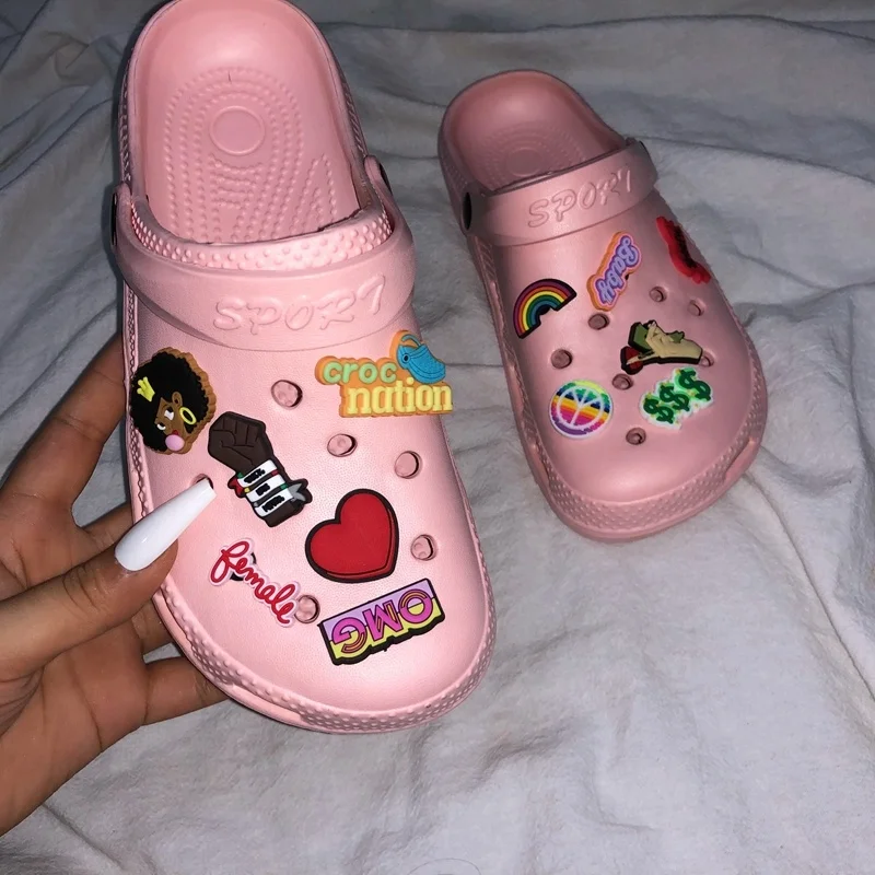 2021 Fashion Women PVC Clogs Summer Daily Wear Flatform Sandal Outside Princess DIY Letter Clog for Girls
2021 Fashion Women PVC Clogs Summer Daily Wear Flatform Sandal Outside Princess DIY Letter Clog for Girls