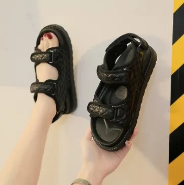 2020 new style breathable little girl channel sandals flat sandal shoes factory supply women ladies custom platform sandals, Picture
2020 new style breathable little girl channel sandals flat sandal shoes factory supply women ladies custom platform sandals, Picture