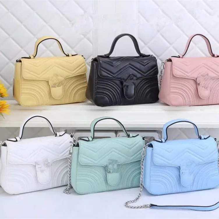 2021 Wholesale Vintage Ladies NY Logo Bags Handbags and Matching Hats Set Small Designer NY Bucket Fur Hat and Purse Set
2021 Wholesale Vintage Ladies NY Logo Bags Handbags and Matching Hats Set Small Designer NY Bucket Fur Hat and Purse Set