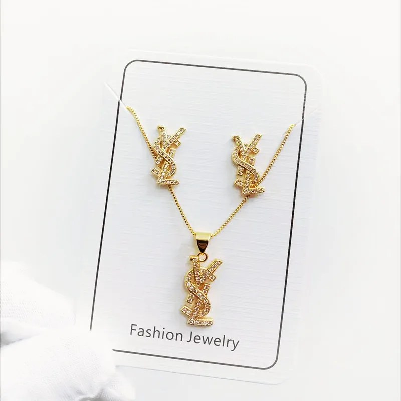 Custom charm necklace fashion personalized letter diamond set women's Necklace Charm Necklace collar jewelry
Custom charm necklace fashion personalized letter diamond set women's Necklace Charm Necklace collar jewelry