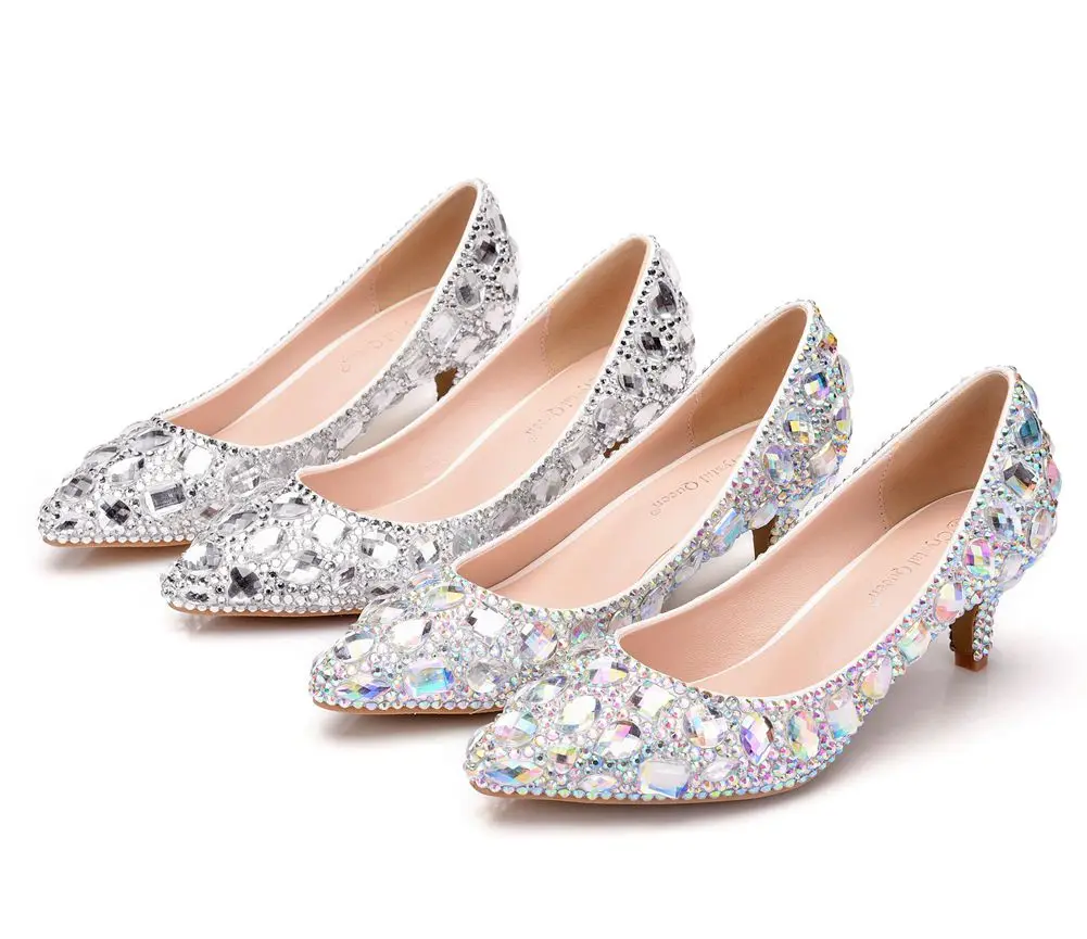 Luxury Rhinestone wedding shoes for bride low heel pumps for women fashion design heels
Luxury Rhinestone wedding shoes for bride low heel pumps for women fashion design heels