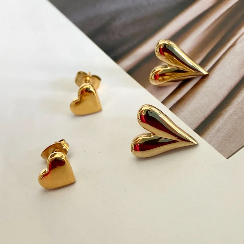 New Simple Design Stainless Steel Mini Heart Earring Minimalist Women Jewelry 18K Gold Plated Heart Ear Stud Earrings
New Simple Design Stainless Steel Mini Heart Earring Minimalist Women Jewelry 18K Gold Plated Heart Ear Stud Earrings