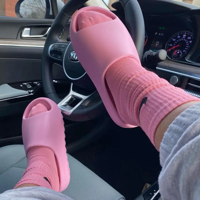 hot selling pvc safe yeezy Footwear slippers shoes Factory Originals Yeezy Wholesale 350 Mens Women sandals Slides, Customized color
hot selling pvc safe yeezy Footwear slippers shoes Factory Originals Yeezy Wholesale 350 Mens Women sandals Slides, Customized color