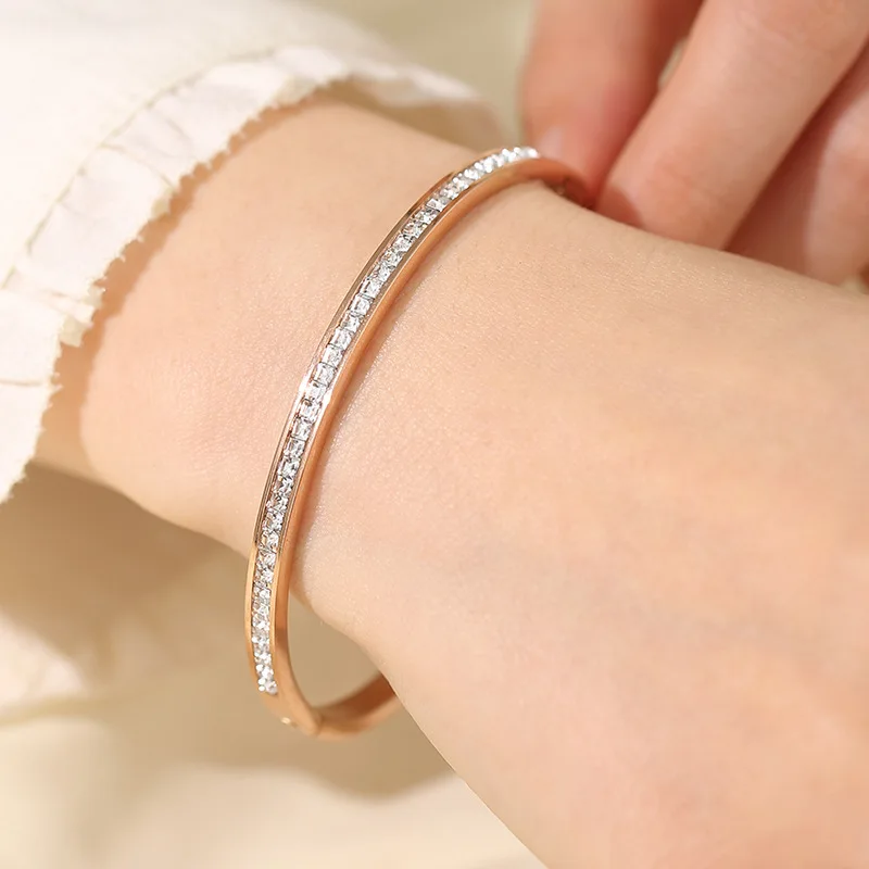 Fashion Design Jewelry Square Cubic Zircon Thin Bangle Inay 18K Gold Plated Stainless Steel Cuff Bangle Bracelets for Women Girl
Fashion Design Jewelry Square Cubic Zircon Thin Bangle Inay 18K Gold Plated Stainless Steel Cuff Bangle Bracelets for Women Girl