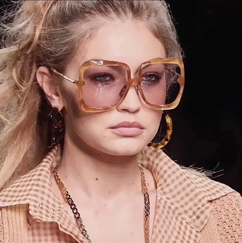 Modern Trending Sun Glasses Female 2021 New Fashion Shades Women Oversized Vintage Unique Sunglasses For Ladies, As show /custom colors
Modern Trending Sun Glasses Female 2021 New Fashion Shades Women Oversized Vintage Unique Sunglasses For Ladies, As show /custom colors