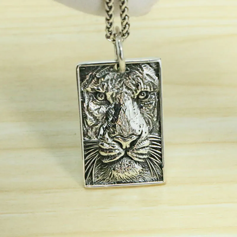 Wholesale Men's Sterling Silver 925 Vintage Pendant Engraved Lion Pendant Necklace Men and Women Retro Simple Tag Jewelry
Wholesale Men's Sterling Silver 925 Vintage Pendant Engraved Lion Pendant Necklace Men and Women Retro Simple Tag Jewelry