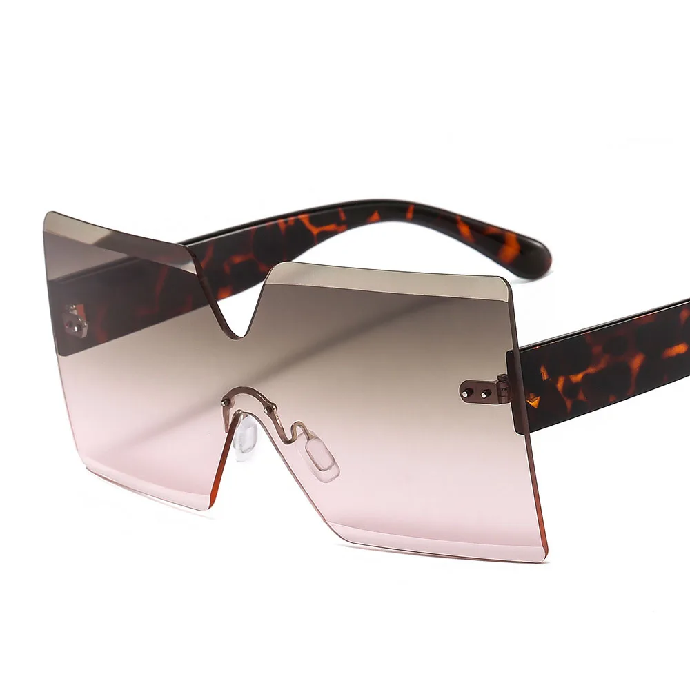 Hot Sale Vintage Custom Logo Square Oversized Unisex Designer Famous Brands Luxury Sunglasses 2021
Hot Sale Vintage Custom Logo Square Oversized Unisex Designer Famous Brands Luxury Sunglasses 2021