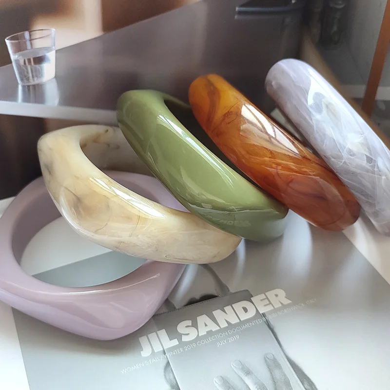 INS Fashion Irregular Bangle&Bracelet Good Quality Acrylic Bangle Resin Transparent Bangle Women Jewelry
INS Fashion Irregular Bangle&Bracelet Good Quality Acrylic Bangle Resin Transparent Bangle Women Jewelry