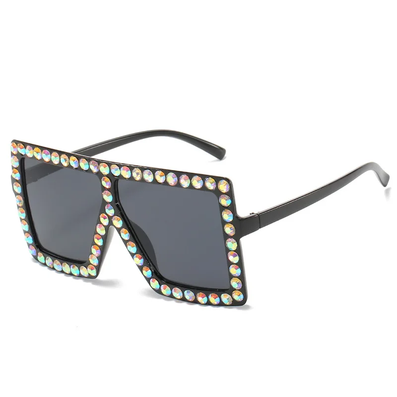 Oversize diamond sunglasses women square style colorful luxury rhinestone sun glasses wholesale custom logo
Oversize diamond sunglasses women square style colorful luxury rhinestone sun glasses wholesale custom logo