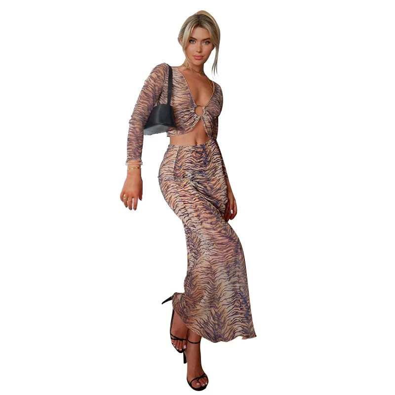Sexy Club V Neck Crop Top Satin 2 Piece Long Sleeve Tiger Pattern Round Ears Navel Women Fall Two Piece Skirt Set
Sexy Club V Neck Crop Top Satin 2 Piece Long Sleeve Tiger Pattern Round Ears Navel Women Fall Two Piece Skirt Set