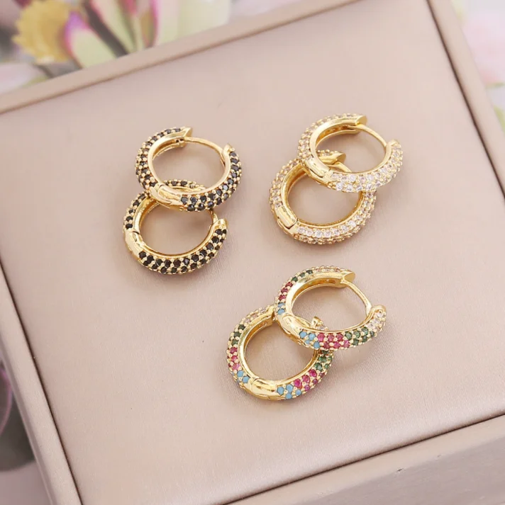 Hip Hop European and American New Colorful Zircon Diamond Hoop 18K Gold Earrings Jewelry
Hip Hop European and American New Colorful Zircon Diamond Hoop 18K Gold Earrings Jewelry