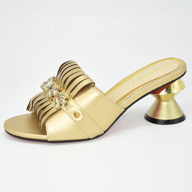 FREE SHIP Party slippers for women shoes new arrivals 2020 tassel chunky heels women pumps on sale
FREE SHIP Party slippers for women shoes new arrivals 2020 tassel chunky heels women pumps on sale