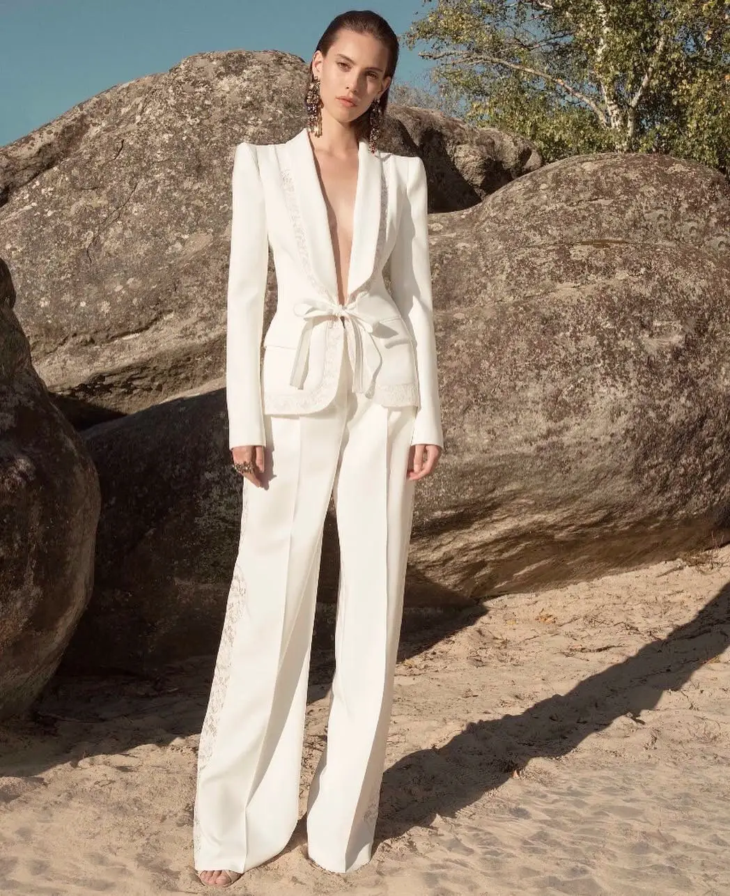 Trending Products Winter Clothes for Women's Suits White Long Sleeve Two Piece Pants Set, Picture
Trending Products Winter Clothes for Women's Suits White Long Sleeve Two Piece Pants Set, Picture