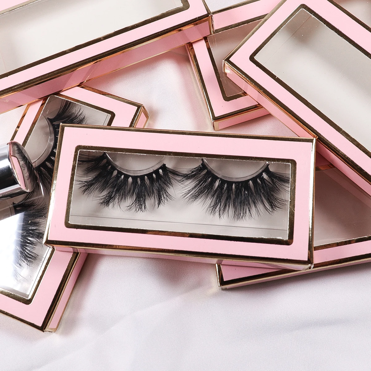 Wholesale free sample luxury beauty silk bulk long 3d mink lashes super fluffy 25mm mink eyelash vendor, Natural black
Wholesale free sample luxury beauty silk bulk long 3d mink lashes super fluffy 25mm mink eyelash vendor, Natural black
