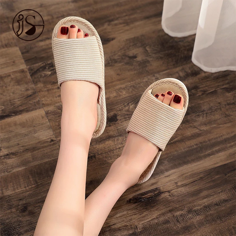 Winter 2021 new pinstripe slippers for women slippers for men and women For couples Thickened indoor slippers for home, Picture
Winter 2021 new pinstripe slippers for women slippers for men and women For couples Thickened indoor slippers for home, Picture