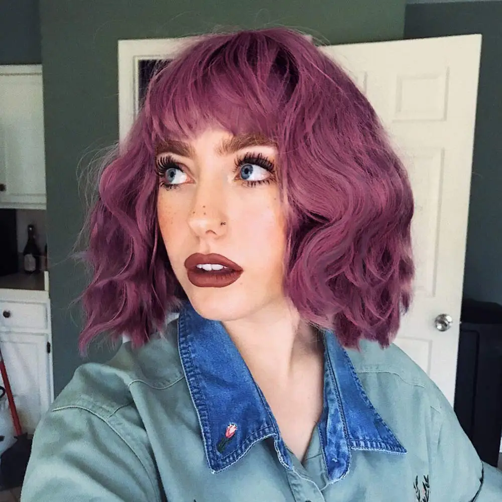 

Vigorous Fashion Girl Synthetic Short Wavy Wigs Natural Short Bob Purple Wig With Neat Bangs Heat Resistant Wholesale Price