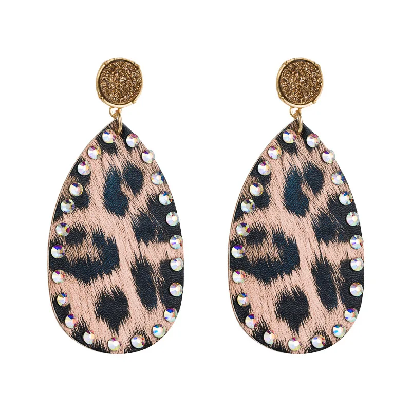 Creative Design Pu Leather Double Sides Leopard Print Exaggerated Earrings Natural Stone Bud Bohemian Earrings
Creative Design Pu Leather Double Sides Leopard Print Exaggerated Earrings Natural Stone Bud Bohemian Earrings