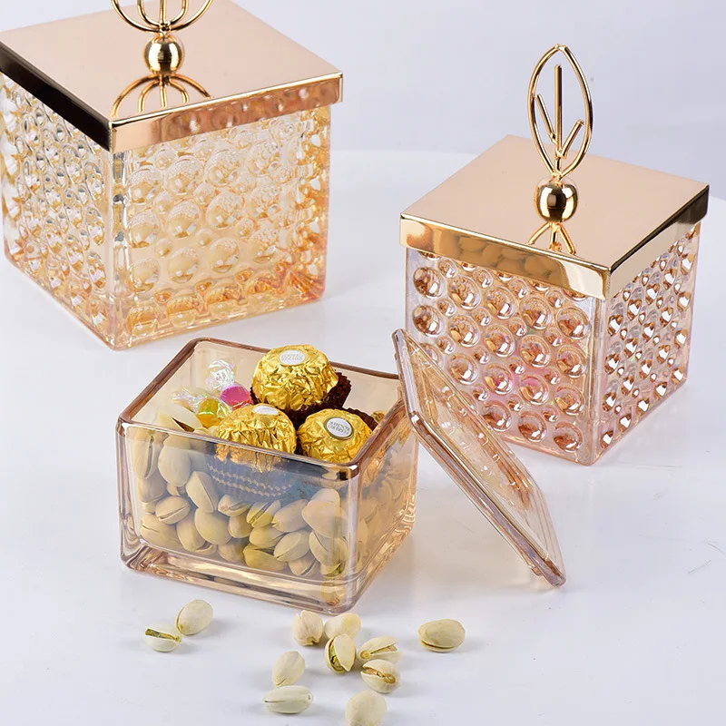 Wholesale European style creative luxury golden glass food canister glass candy jar with lid 
Wholesale European style creative luxury golden glass food canister glass candy jar with lid