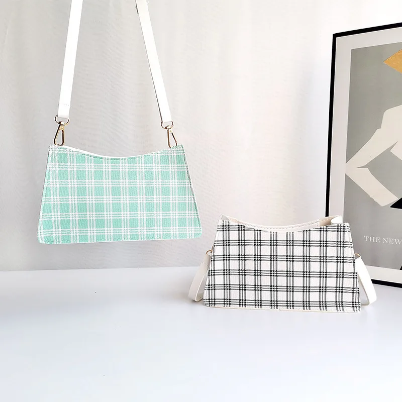 2021 New women chain underarm bag fashion checkered pu leather shoulder bags, As the picture
2021 New women chain underarm bag fashion checkered pu leather shoulder bags, As the picture