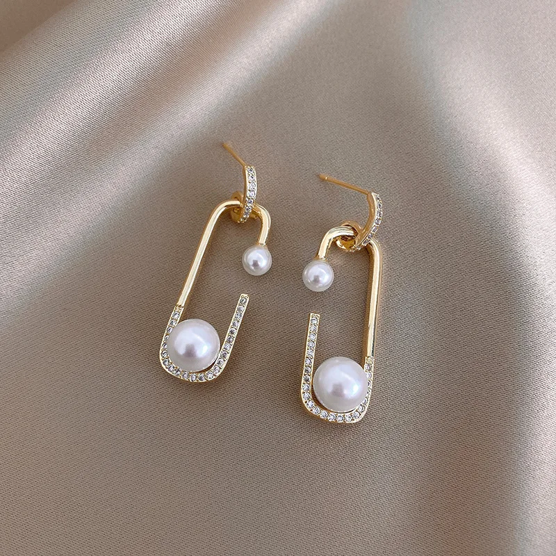 New Design Pearl Irregular Pin Dangle Earring For Woman Fashion Korean Jewelry Luxury Sexy Girl's Party Wear Earrings, Gold
New Design Pearl Irregular Pin Dangle Earring For Woman Fashion Korean Jewelry Luxury Sexy Girl's Party Wear Earrings, Gold