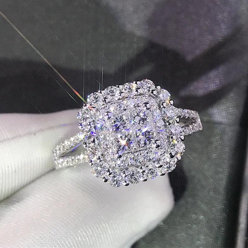 Hot Sale Shiny Full Crystal Rhinestone Engagement Rings Square CZ Zircon Wedding Rings For Women
Hot Sale Shiny Full Crystal Rhinestone Engagement Rings Square CZ Zircon Wedding Rings For Women