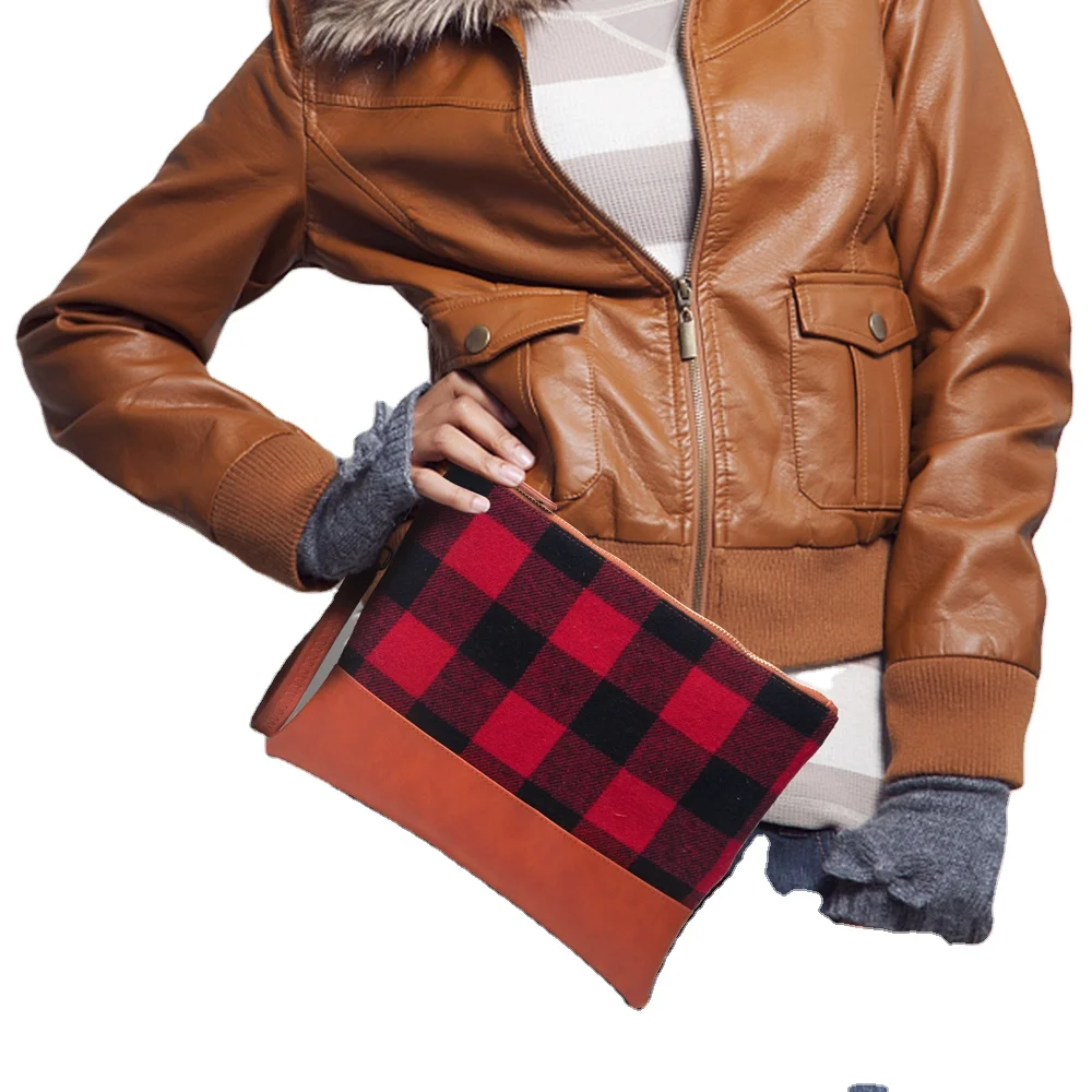 RTS Black And Red Plaid Cosmetic Clutch Faux Leather Christmas Buffalo Gift Organizer Wristlet
RTS Black And Red Plaid Cosmetic Clutch Faux Leather Christmas Buffalo Gift Organizer Wristlet