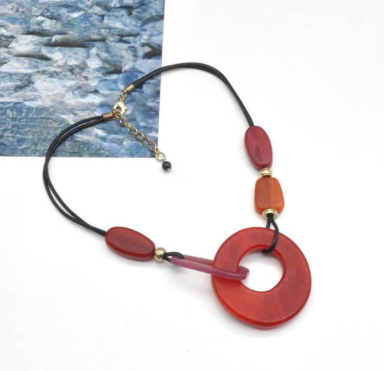 2021 short cord length choker necklace women rose color acrylic love necklace