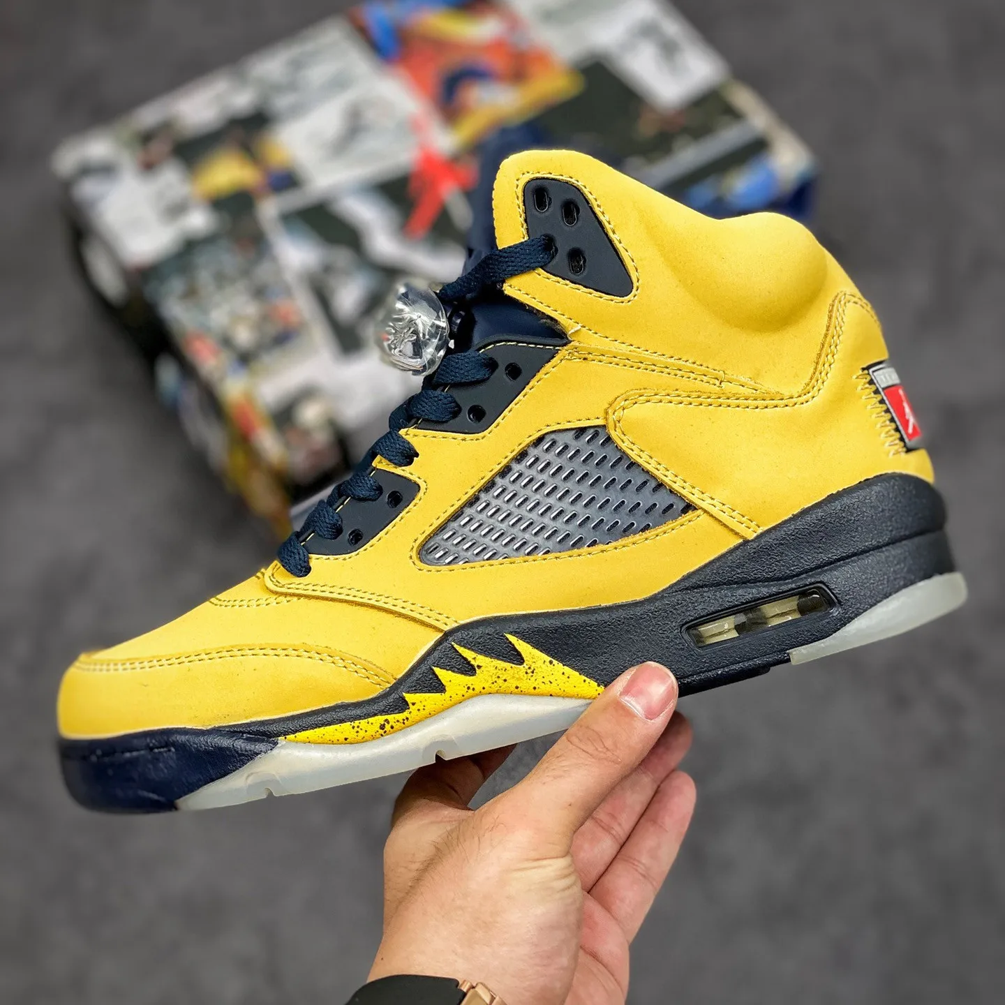 2022 Fashion high quality AJ5 Retro SE Running Basketball shoes Mens Outdoor Sports Shoes Women's Casual Walking styles Sneakers
2022 Fashion high quality AJ5 Retro SE Running Basketball shoes Mens Outdoor Sports Shoes Women's Casual Walking styles Sneakers