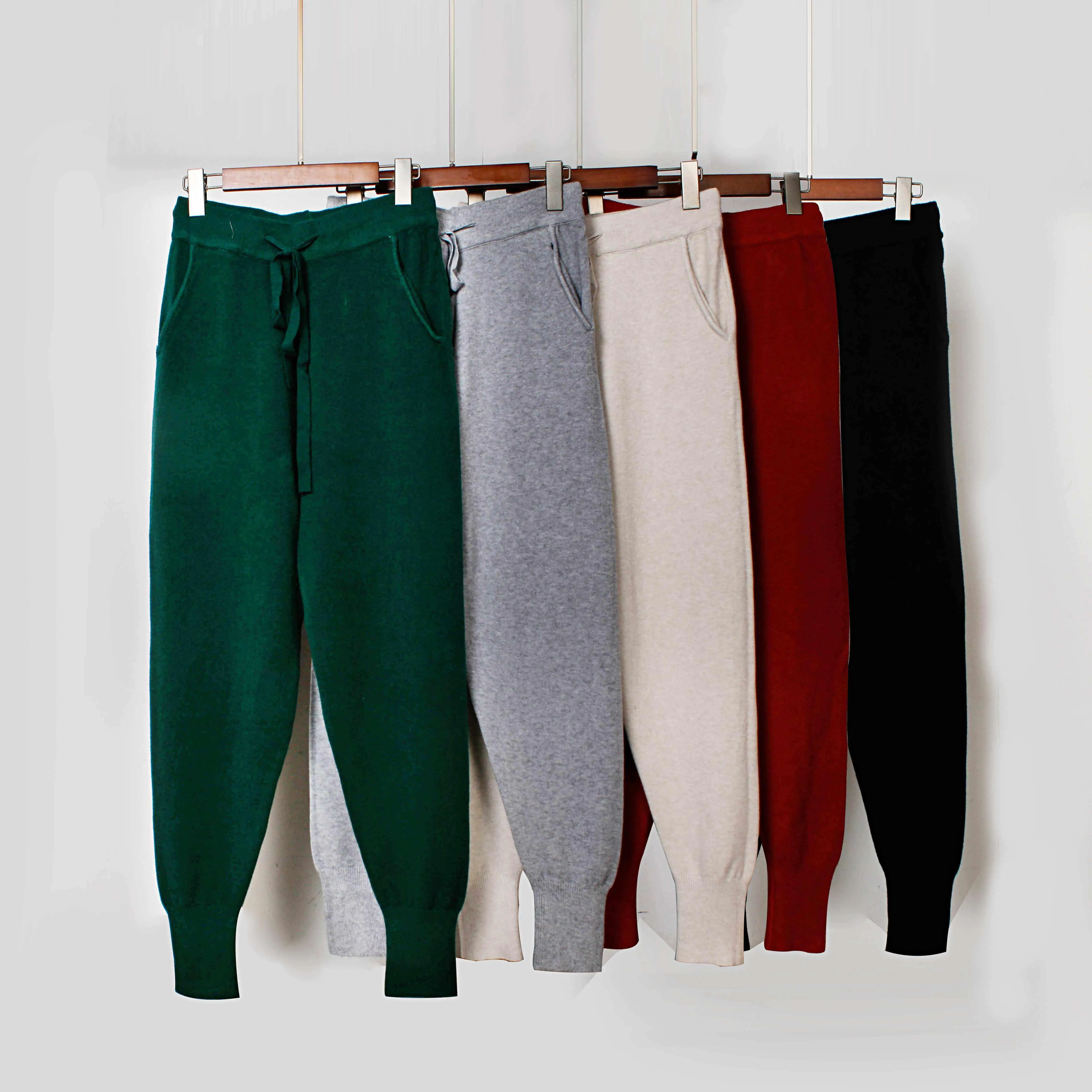 Winter Solid Color Pockets Strap Knitted Pants for Women, Customized color
Winter Solid Color Pockets Strap Knitted Pants for Women, Customized color