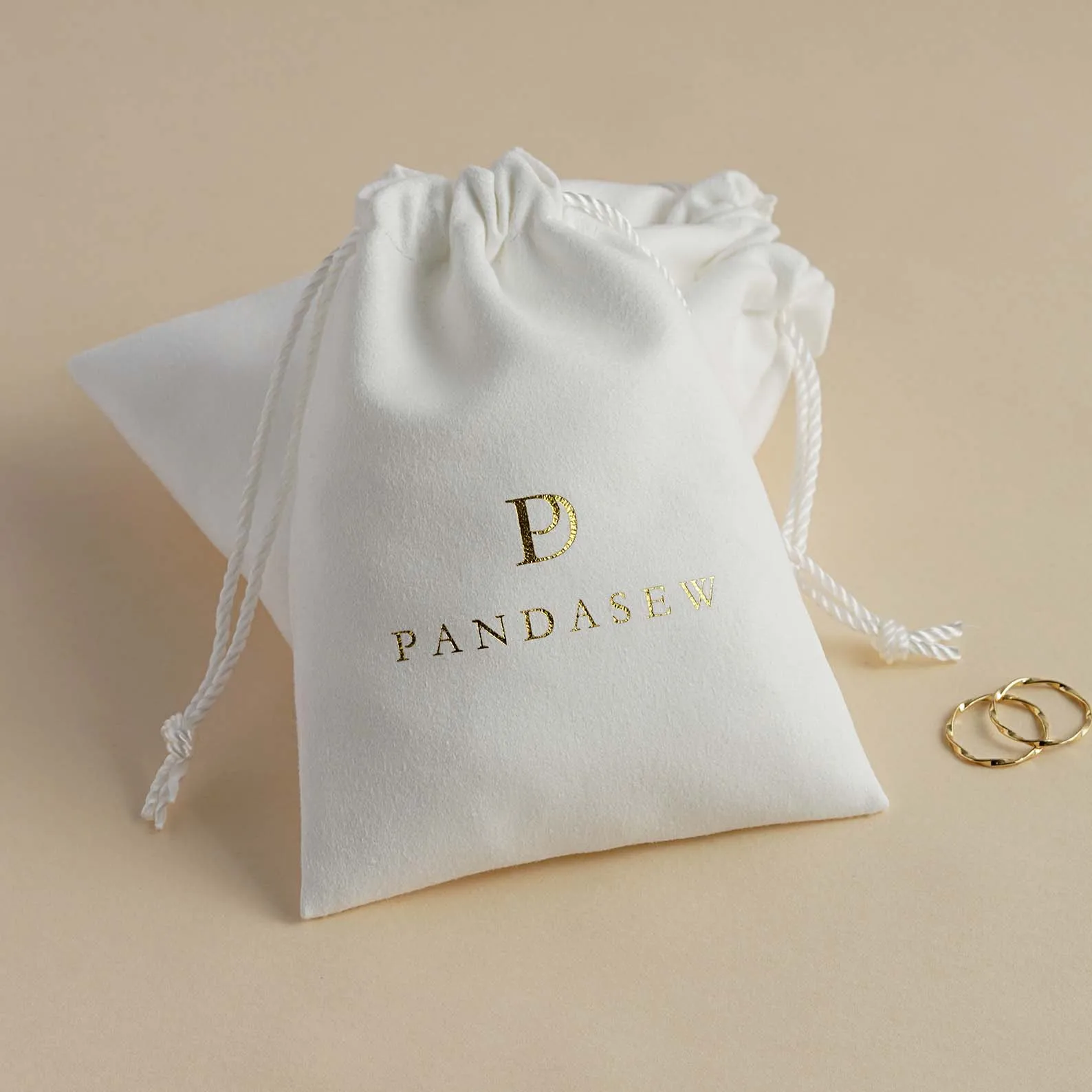PandaSew Hot Sale Custom Logo Printed Drawstring Bag Cosmetic Package Velvet Suede Jewelry Pouch, Customized color
PandaSew Hot Sale Custom Logo Printed Drawstring Bag Cosmetic Package Velvet Suede Jewelry Pouch, Customized color