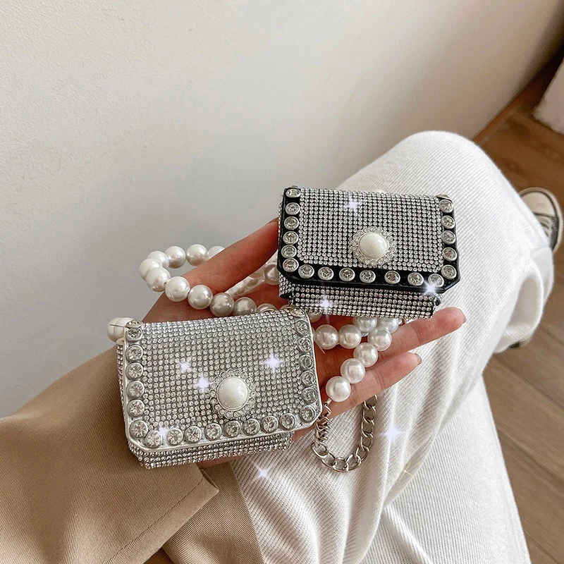 2022 Popular pearl chain diamond mini purse girl hand bags women shoulder rhinestone ladies small evening bag
2022 Popular pearl chain diamond mini purse girl hand bags women shoulder rhinestone ladies small evening bag