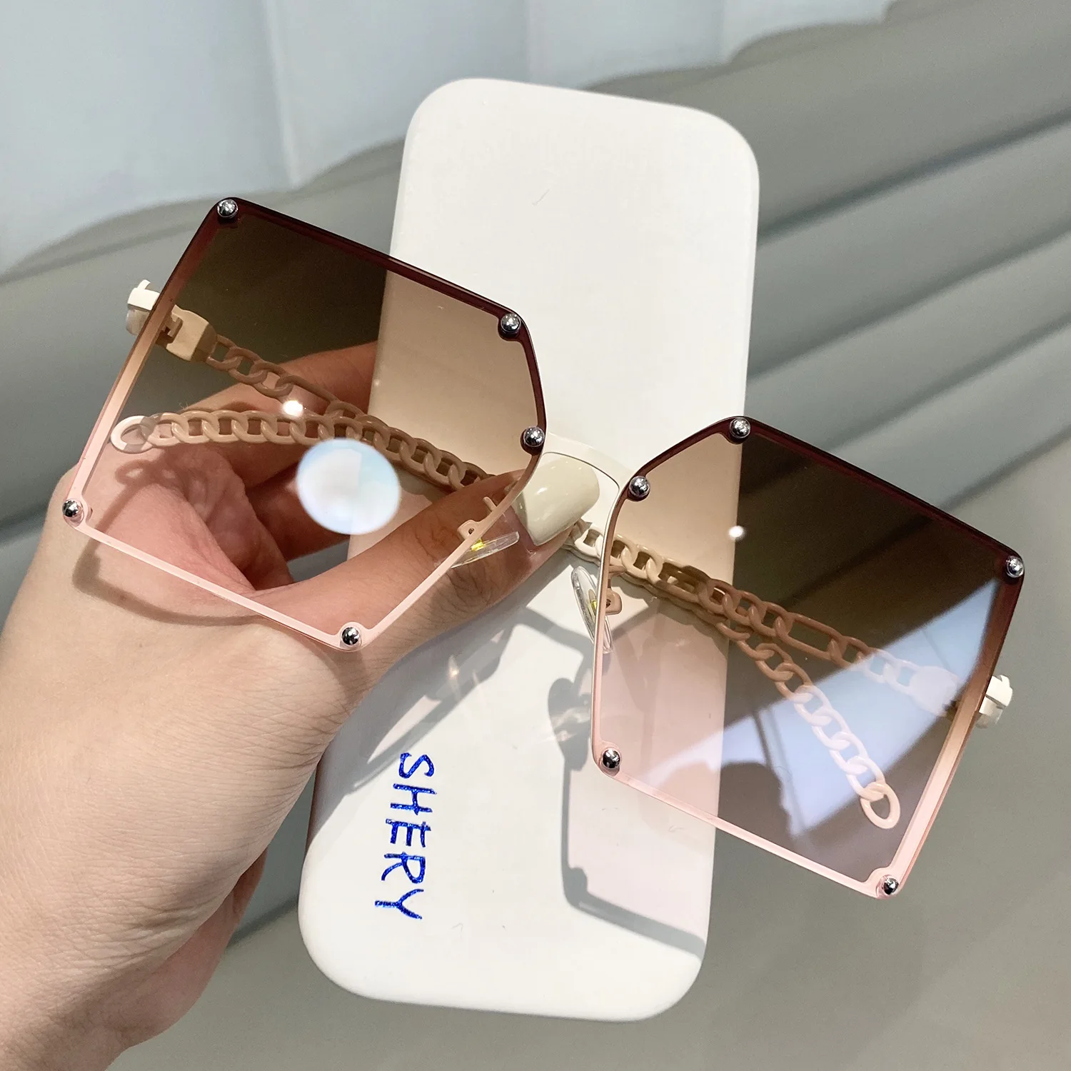 DL Glasses DLL0229 wholesale designer fashion women vintage lentes de sol shades Rivet sun glasses sunglasses 2021, Picture colors
DL Glasses DLL0229 wholesale designer fashion women vintage lentes de sol shades Rivet sun glasses sunglasses 2021, Picture colors