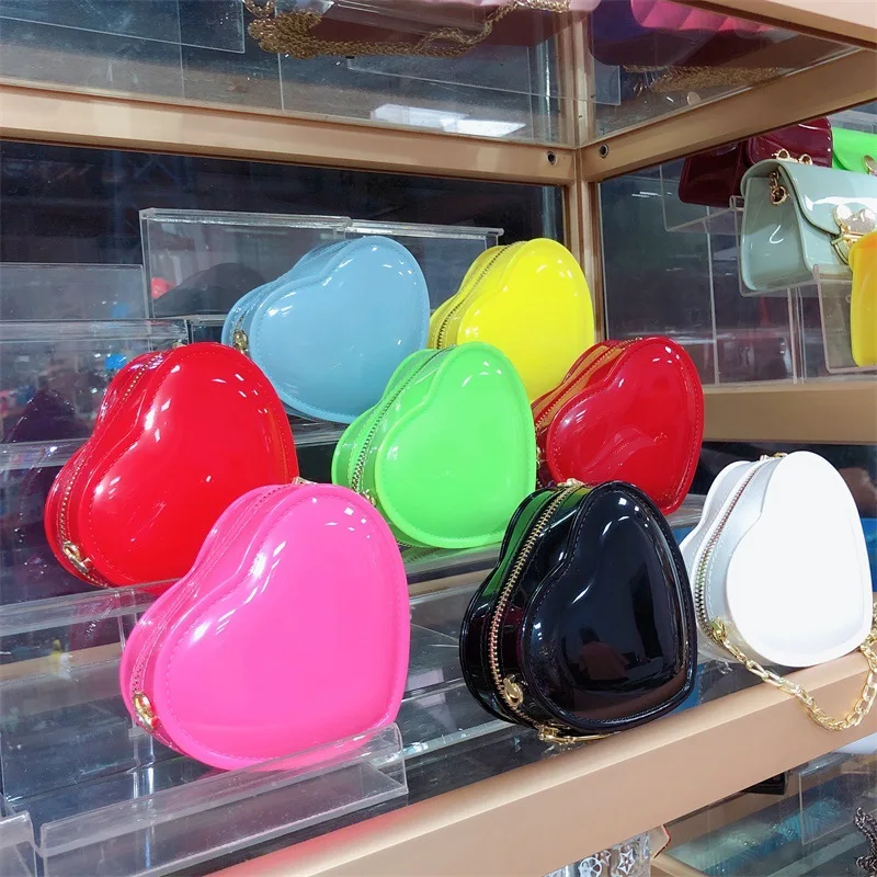 2021 Factory Wholesale Women Mini Purses Chain Jelly Handbags PVC Love Hand Bag For Ladies
2021 Factory Wholesale Women Mini Purses Chain Jelly Handbags PVC Love Hand Bag For Ladies