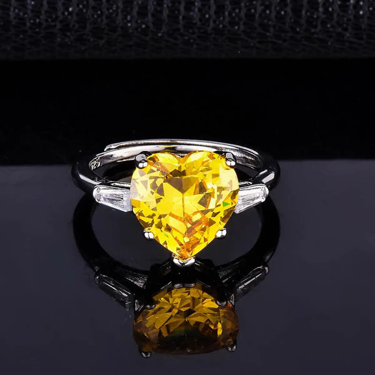 Yellow Crystal Stone Ring for Women Engagement Wedding Statement Ring Love Heart Shaped Sterling 925 Silver Color Fine Jewelry
Yellow Crystal Stone Ring for Women Engagement Wedding Statement Ring Love Heart Shaped Sterling 925 Silver Color Fine Jewelry