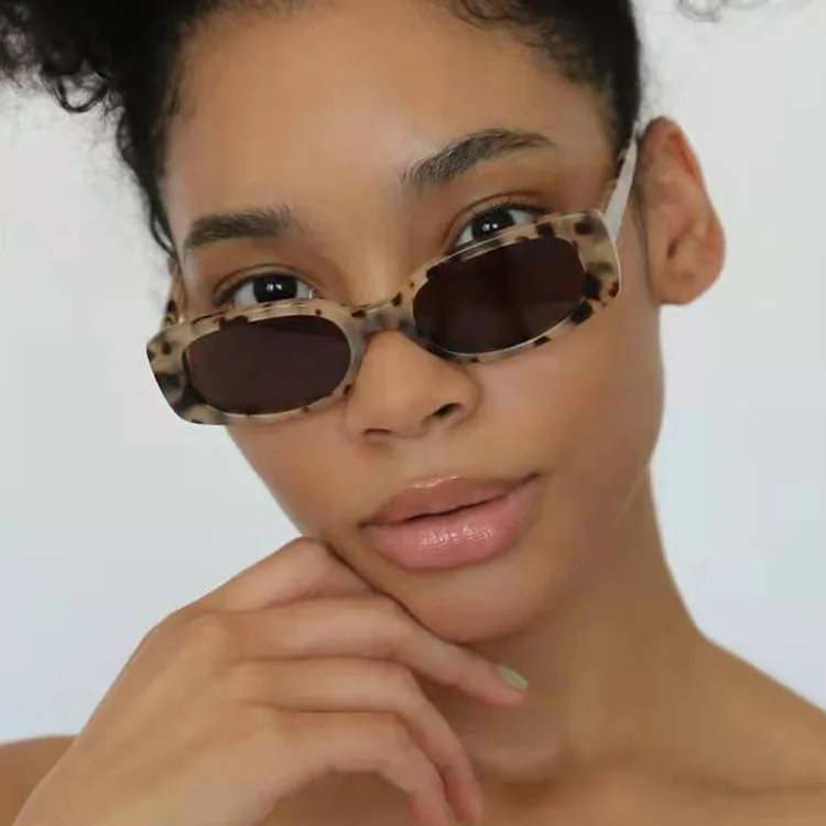 DL Glasses Classic Retro ladies square lentes de sol trendy sunglasses vintage small rectangle personalized sun glasses
DL Glasses Classic Retro ladies square lentes de sol trendy sunglasses vintage small rectangle personalized sun glasses